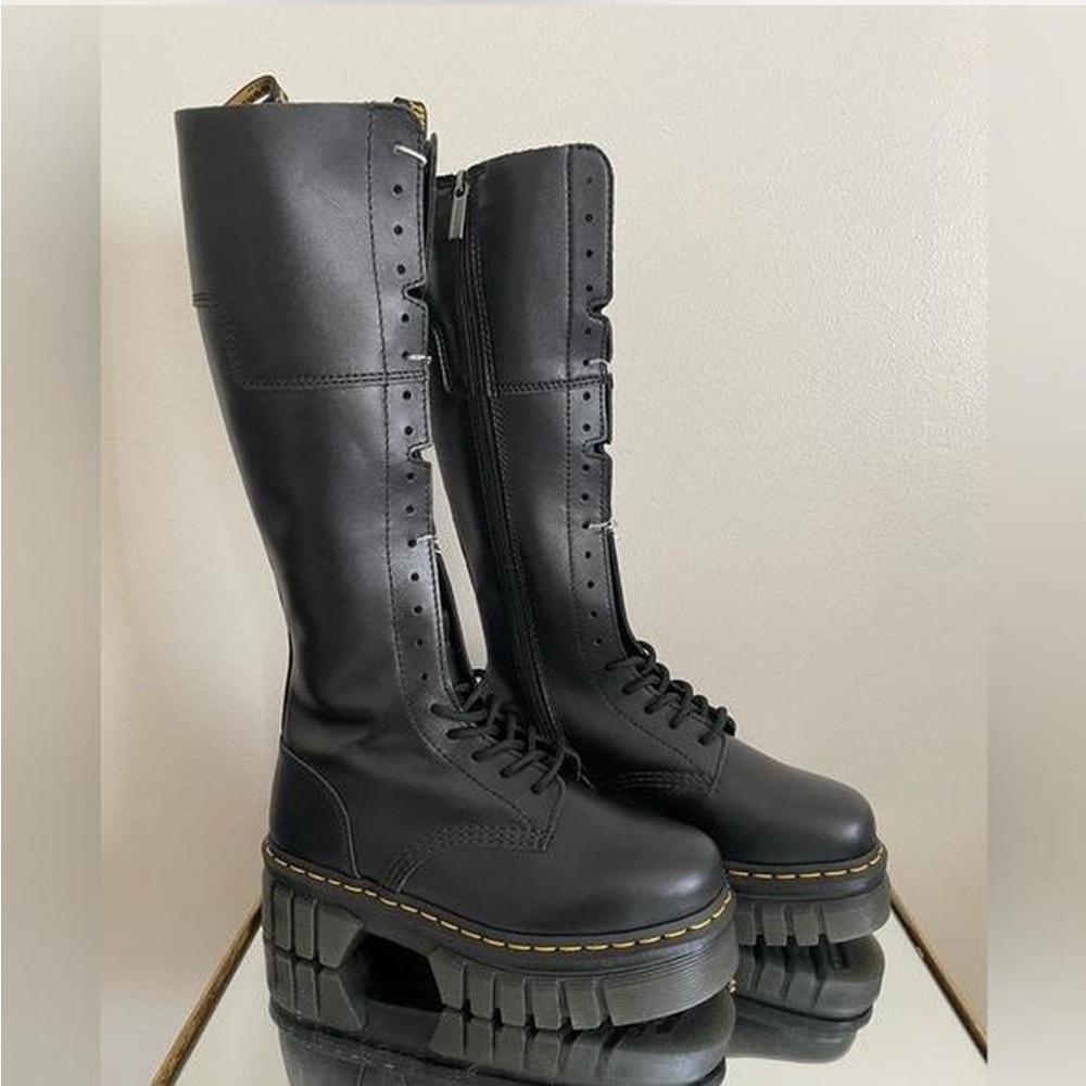 Dr Martens Audrick 20i boot